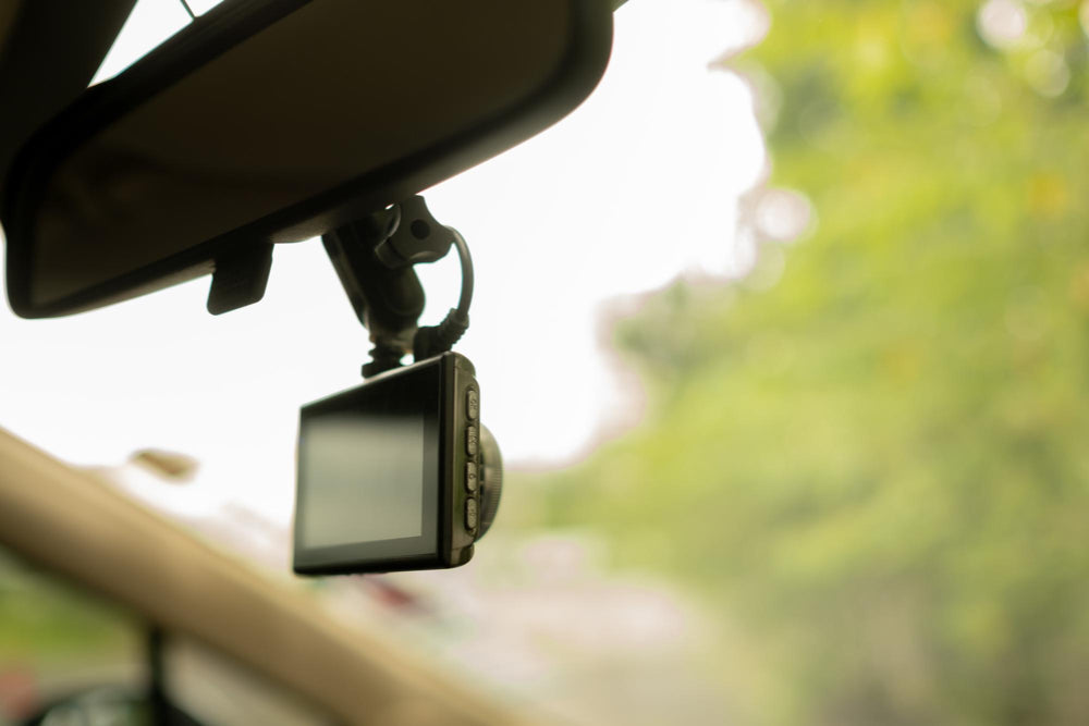 Auto Dashcamera met voor- en achtercamera: Verbeter je rijervaring