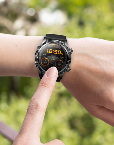 smartwatch in gebruik om een pols